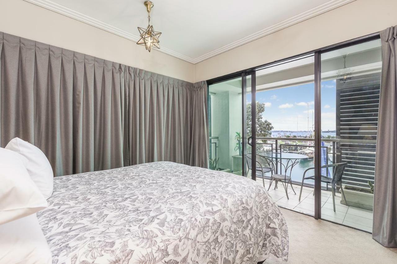 Cbd Viaduct Harbour Resort Auckland Room photo